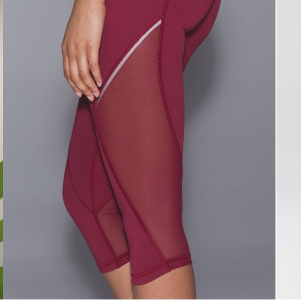 Lululemon Run With The Sun Crop w/ back zipper pocket.